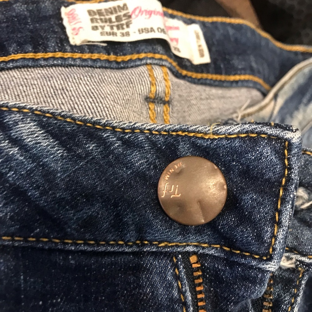 Ladies distressed low-rise jeans - Picture 4 of 9